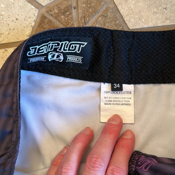 Men’s JetPilot Boardshorts Size 34 Waist - Picture 4 of 7